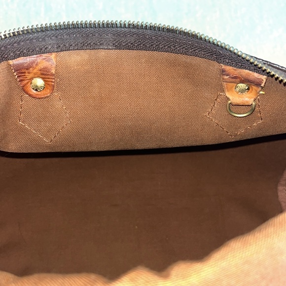 Louis Vuitton Monogram Speedy 30 - Picture 15 of 17